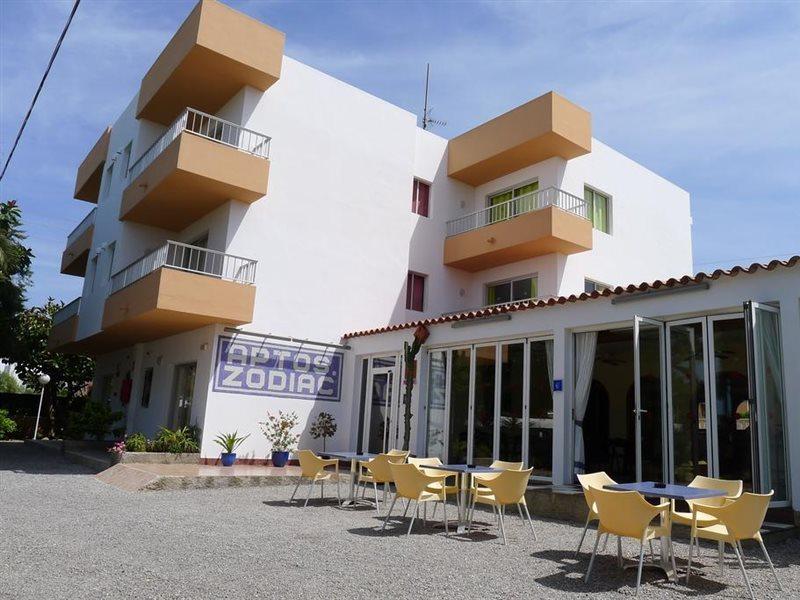 Apartamentos Zodiac San Antonio  Exterior photo